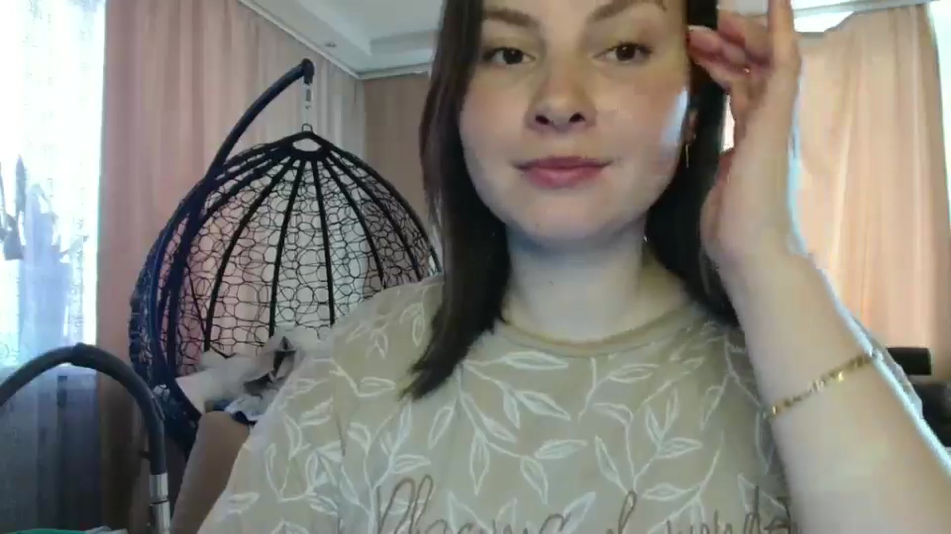 Gallery image thumbnail from MisssLove_is's myfreecams stream on, 06/02/2025, 14:51 image 12 of 20