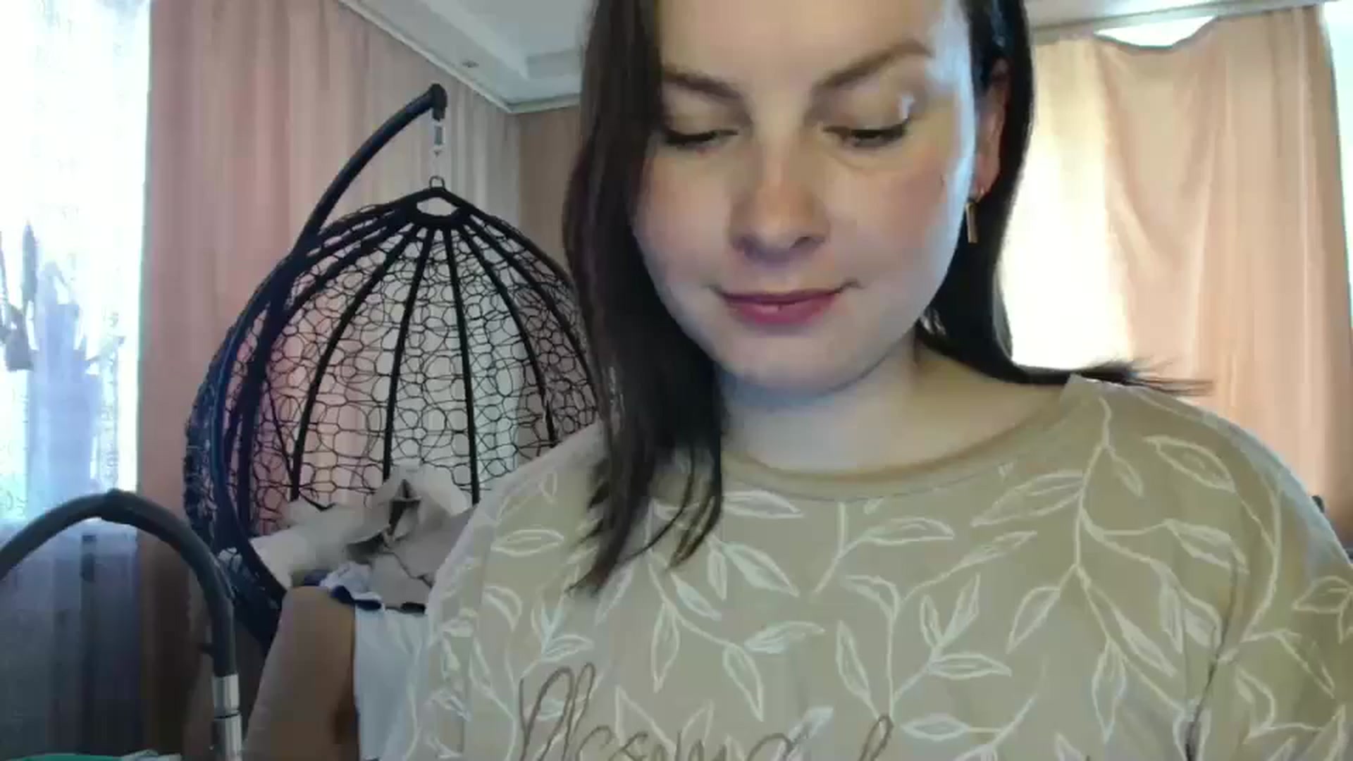 Gallery image thumbnail from MisssLove_is's myfreecams stream on, 06/02/2025, 14:51 image 15 of 20
