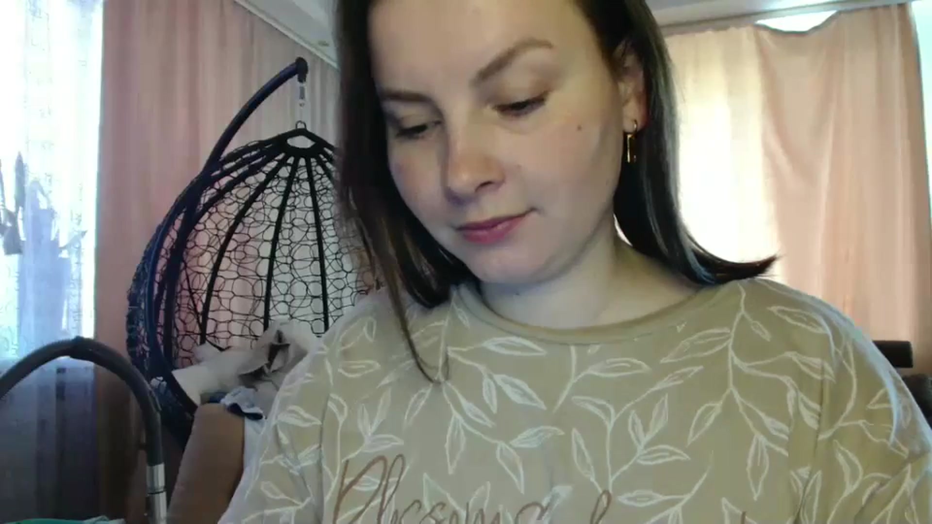 Gallery image thumbnail from MisssLove_is's myfreecams stream on, 06/02/2025, 14:51 image 19 of 20