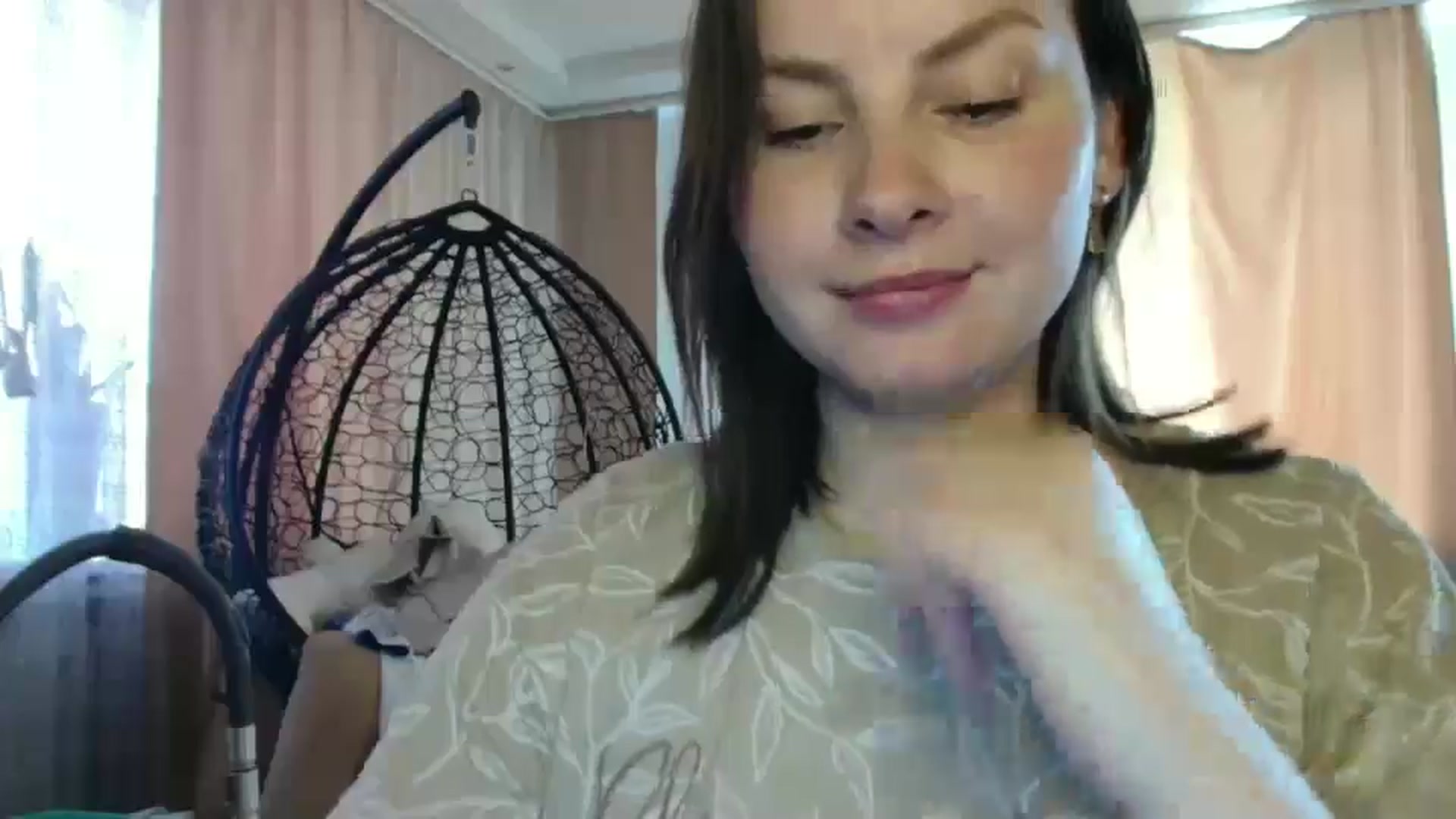 Gallery image thumbnail from MisssLove_is's myfreecams stream on, 06/02/2025, 14:51 image 13 of 20