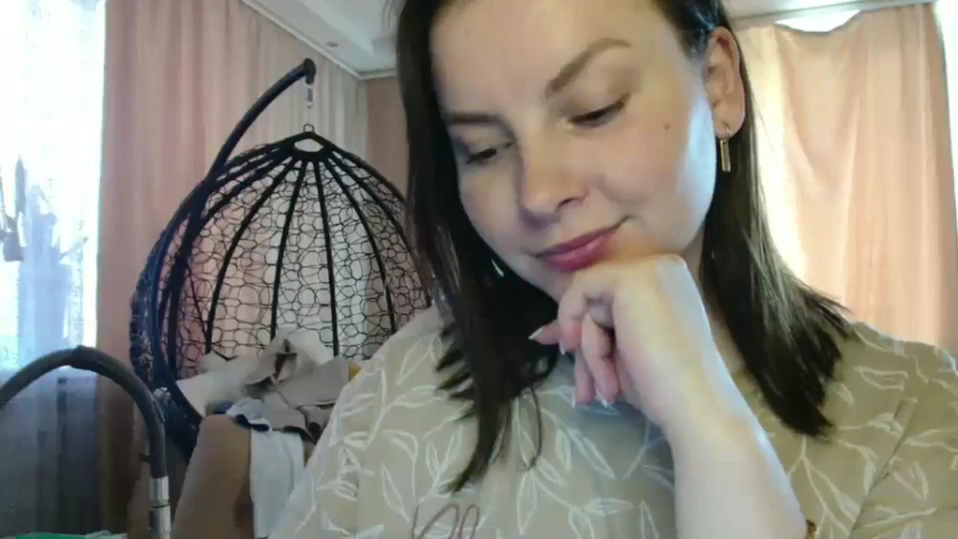 Gallery image thumbnail from MisssLove_is's myfreecams stream on, 06/02/2025, 14:51 image 7 of 20