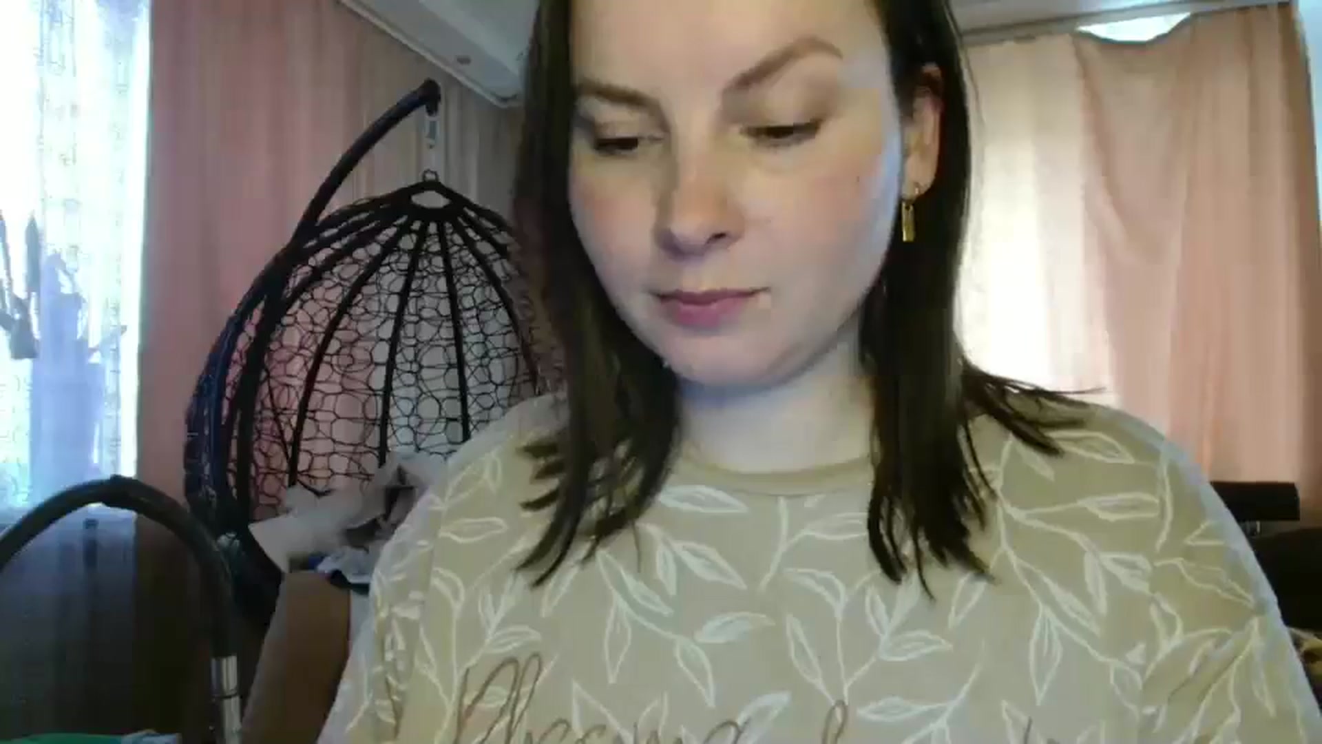 Gallery image thumbnail from MisssLove_is's myfreecams stream on, 06/02/2025, 16:14 image 2 of 20