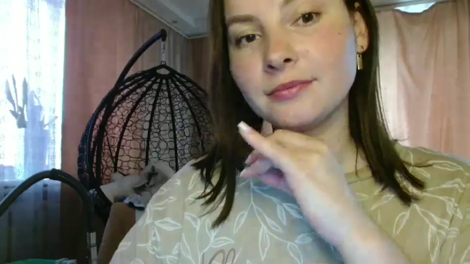 Gallery image thumbnail from MisssLove_is's myfreecams stream on, 06/02/2025, 16:14 image 20 of 20