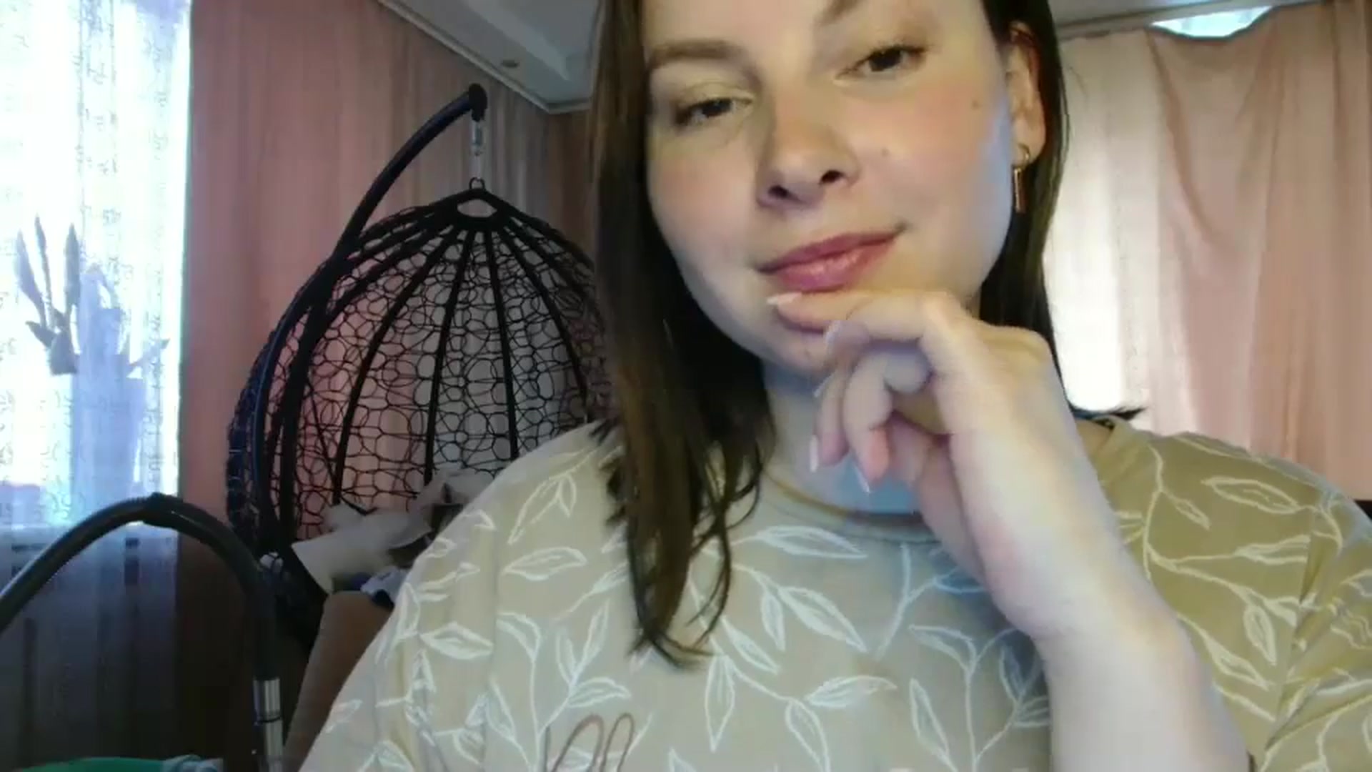 Gallery image thumbnail from MisssLove_is's myfreecams stream on, 06/02/2025, 16:14 image 19 of 20
