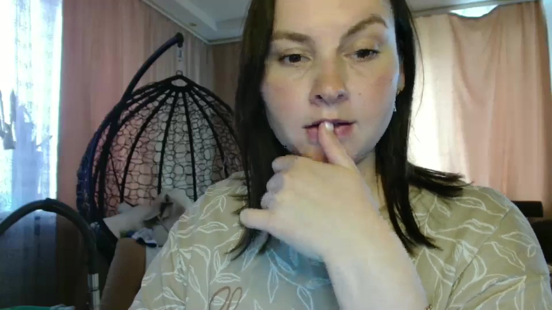 Gallery image thumbnail from MisssLove_is's myfreecams stream on, 06/02/2025, 16:14 image 3 of 20