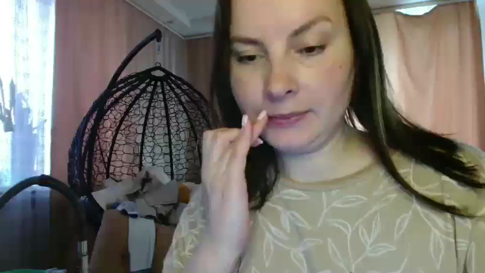 Gallery image thumbnail from MisssLove_is's myfreecams stream on, 06/02/2025, 16:14 image 4 of 20