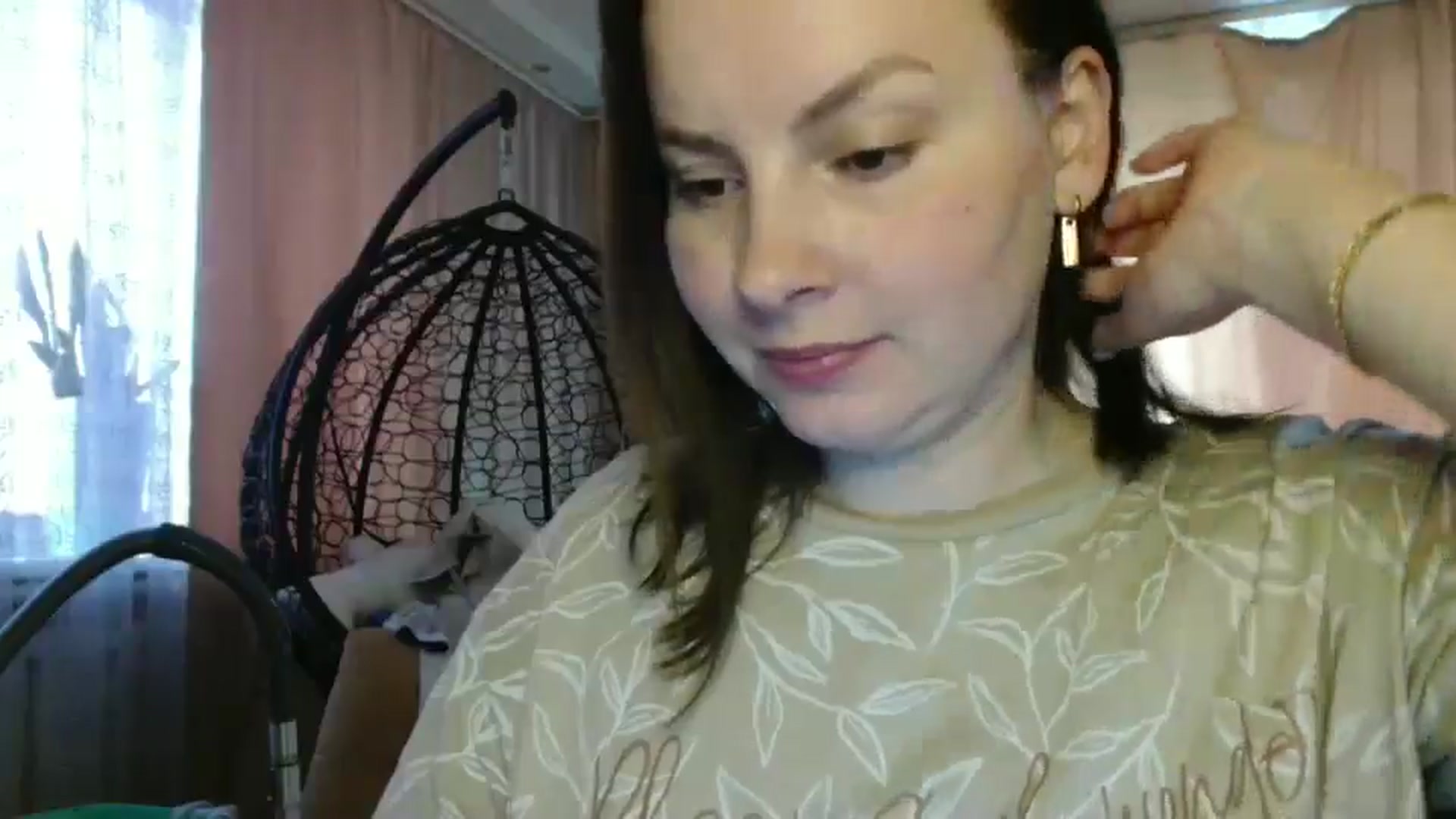 Gallery image thumbnail from MisssLove_is's myfreecams stream on, 06/02/2025, 16:14 image 11 of 20