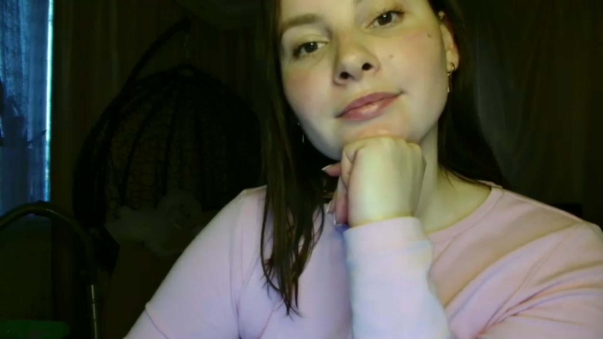 Gallery image thumbnail from MisssLove_is's myfreecams stream on, 06/03/2025, 18:17 image 17 of 20
