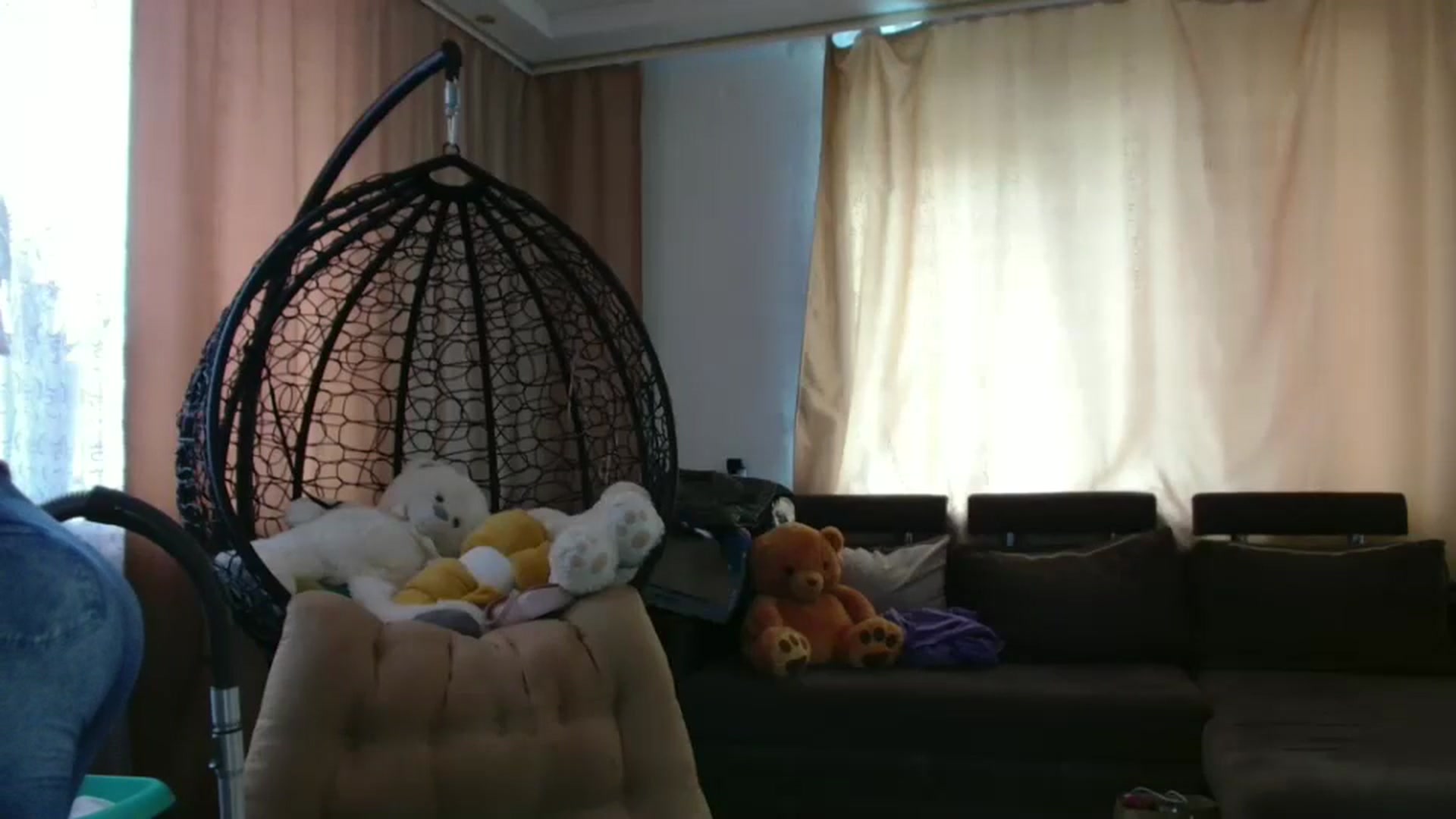 Gallery image thumbnail from MisssLove_is's myfreecams stream on, 06/04/2025, 06:24 image 16 of 20