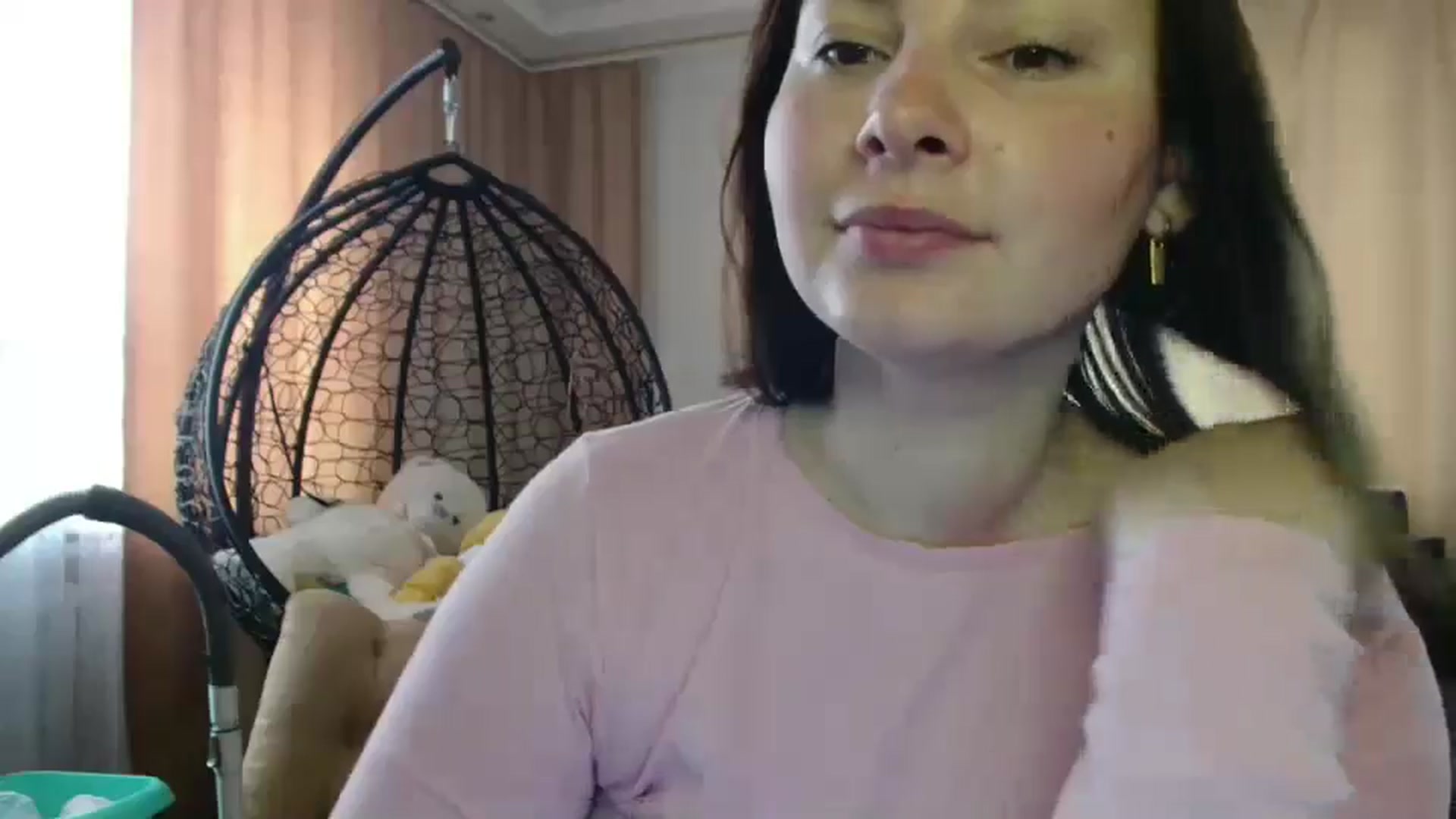 Gallery image thumbnail from MisssLove_is's myfreecams stream on, 06/04/2025, 06:24 image 6 of 20