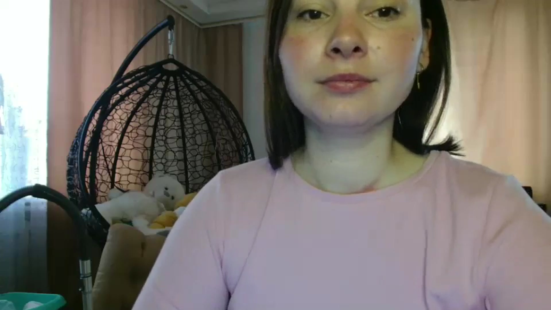 Gallery image thumbnail from MisssLove_is's myfreecams stream on, 06/04/2025, 06:24 image 19 of 20