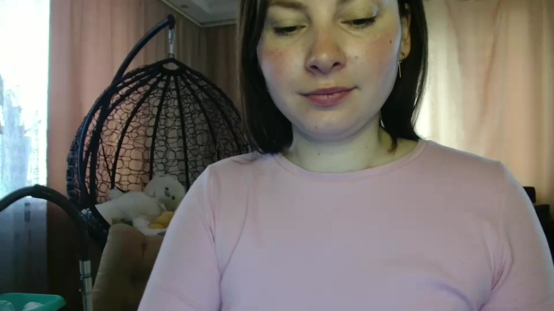 Gallery image thumbnail from MisssLove_is's myfreecams stream on, 06/04/2025, 06:24 image 15 of 20