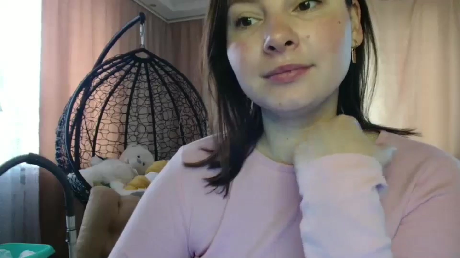 Gallery image thumbnail from MisssLove_is's myfreecams stream on, 06/04/2025, 06:24 image 11 of 20