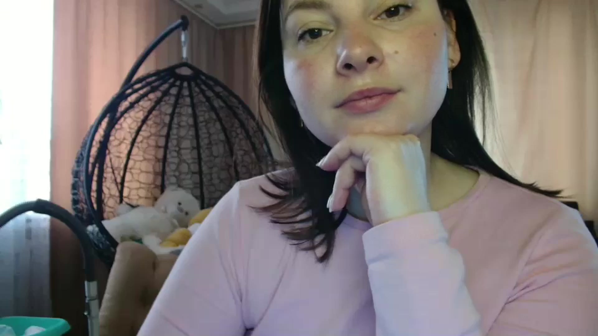 Gallery image thumbnail from MisssLove_is's myfreecams stream on, 06/04/2025, 06:24 image 3 of 20