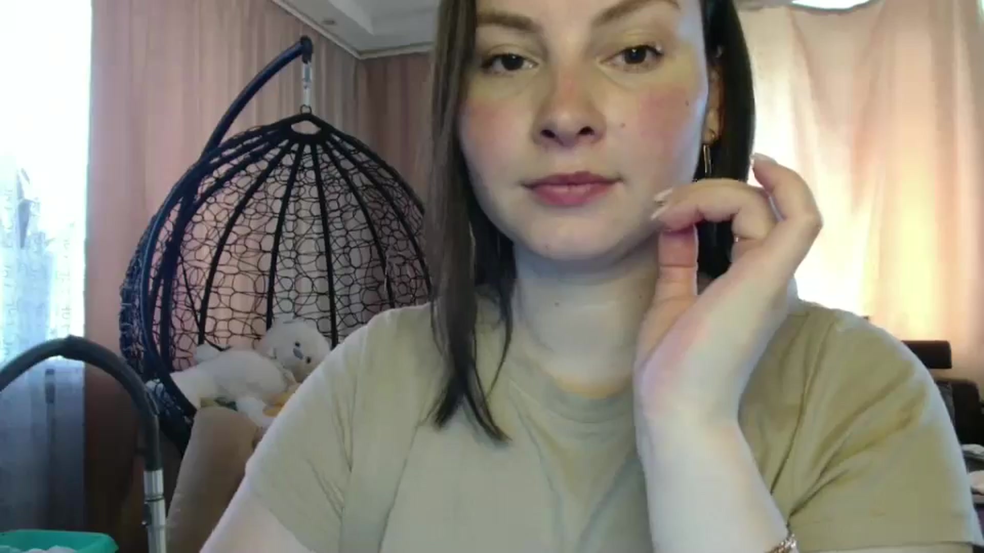 Gallery image thumbnail from MisssLove_is's myfreecams stream on, 06/05/2025, 09:48 image 11 of 20