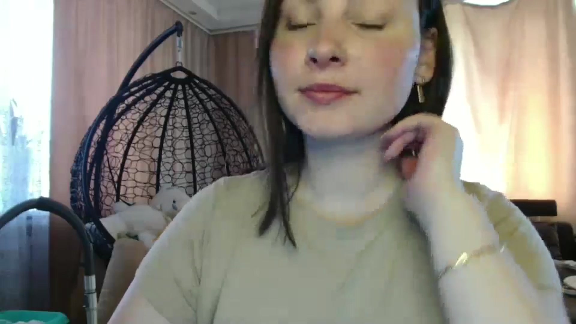 Gallery image thumbnail from MisssLove_is's myfreecams stream on, 06/05/2025, 09:48 image 15 of 20