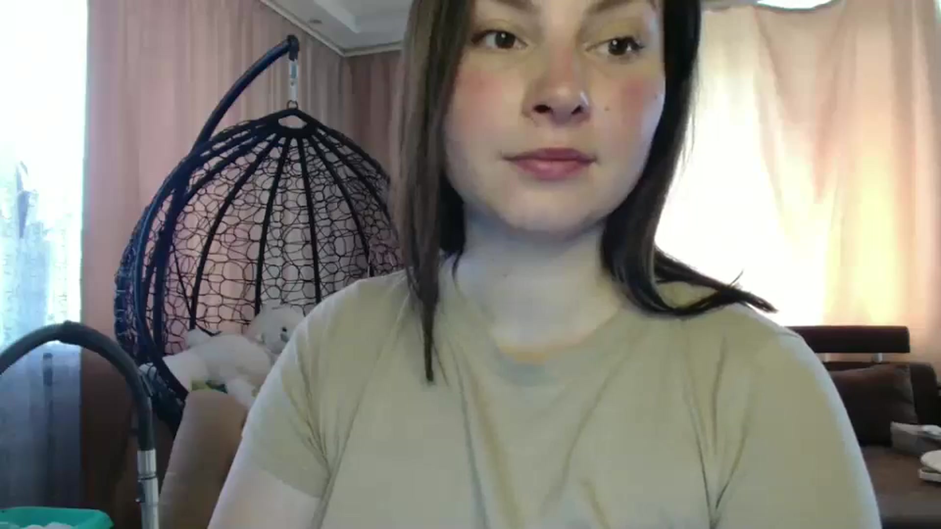 Gallery image thumbnail from MisssLove_is's myfreecams stream on, 06/05/2025, 09:48 image 18 of 20