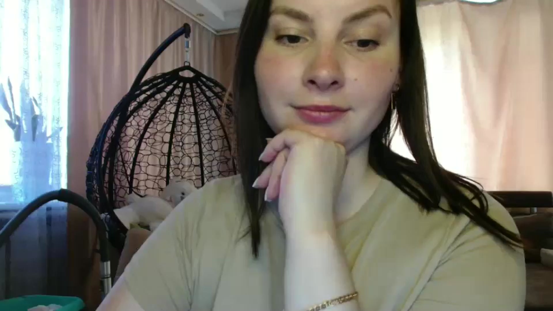 Gallery image thumbnail from MisssLove_is's myfreecams stream on, 06/05/2025, 13:48 image 15 of 20