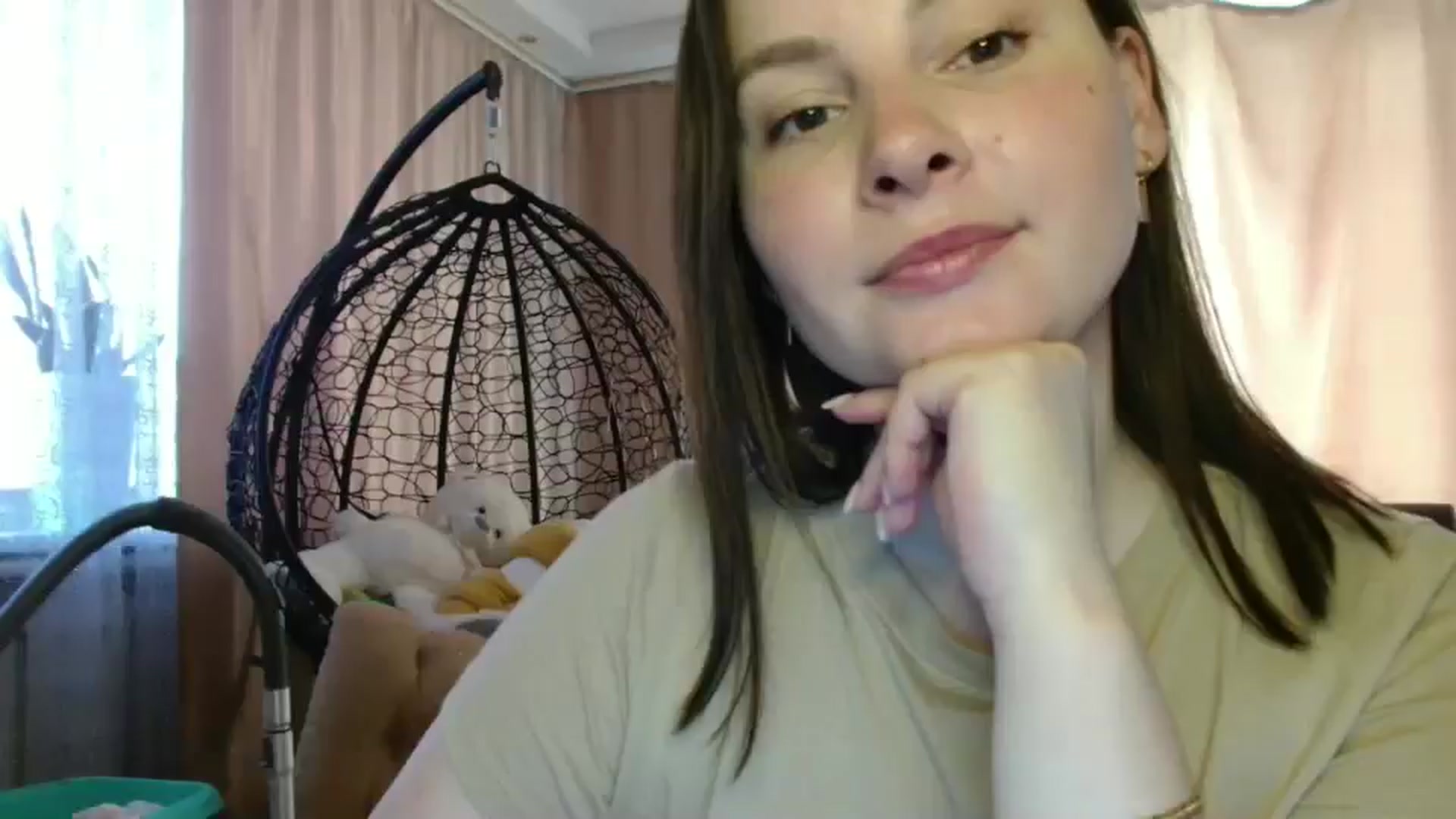 Gallery image thumbnail from MisssLove_is's myfreecams stream on, 06/05/2025, 13:48 image 3 of 20