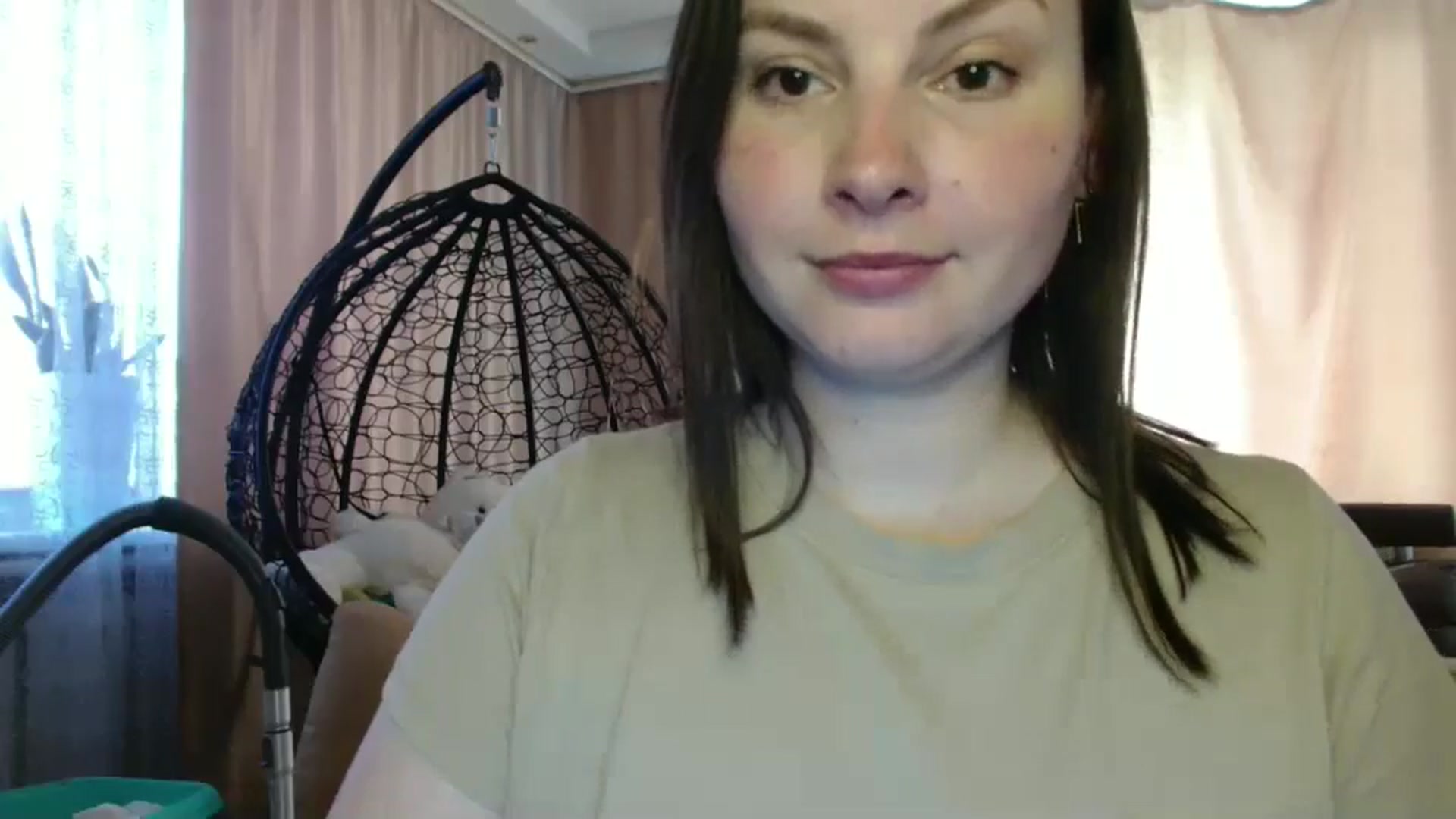 Gallery image thumbnail from MisssLove_is's myfreecams stream on, 06/05/2025, 13:48 image 17 of 20