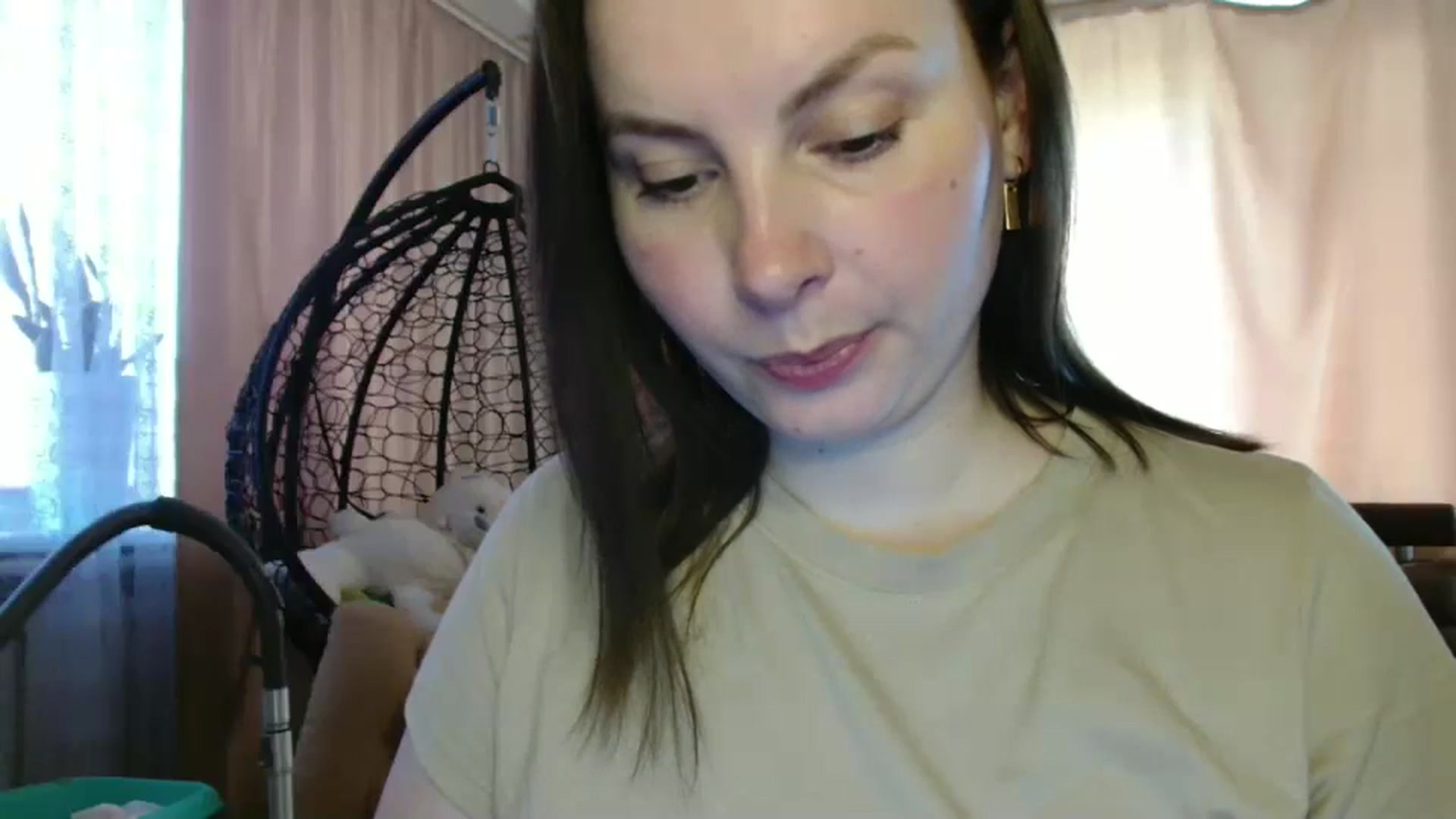 Gallery image thumbnail from MisssLove_is's myfreecams stream on, 06/05/2025, 14:31 image 4 of 20