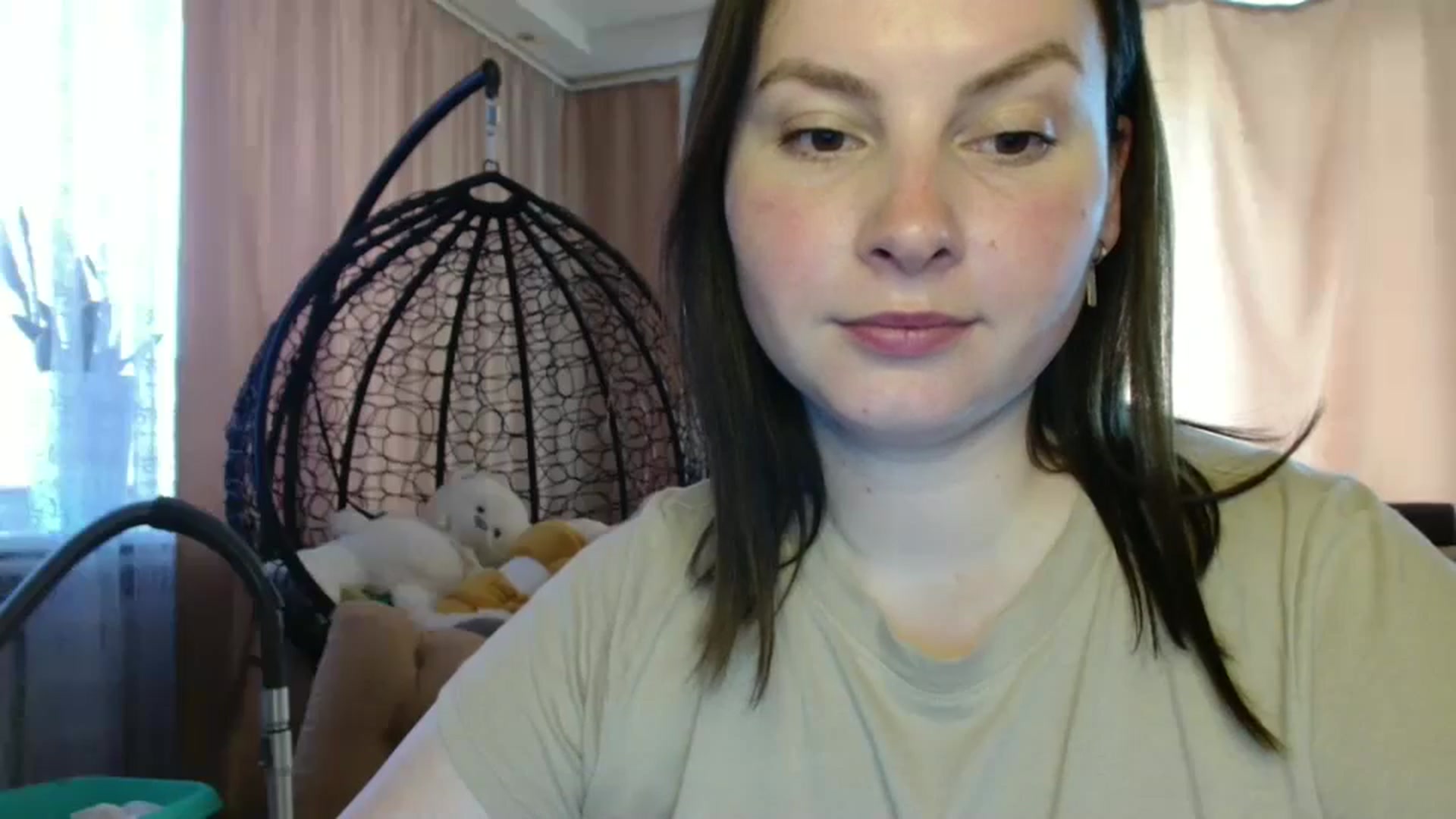 Gallery image thumbnail from MisssLove_is's myfreecams stream on, 06/05/2025, 14:31 image 17 of 20