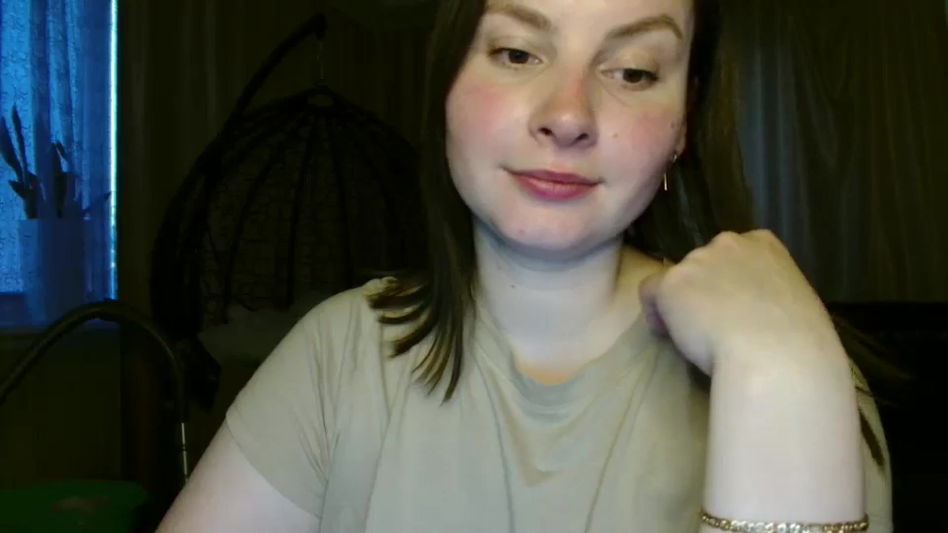 Gallery image thumbnail from MisssLove_is's myfreecams stream on, 06/05/2025, 18:20 image 17 of 20