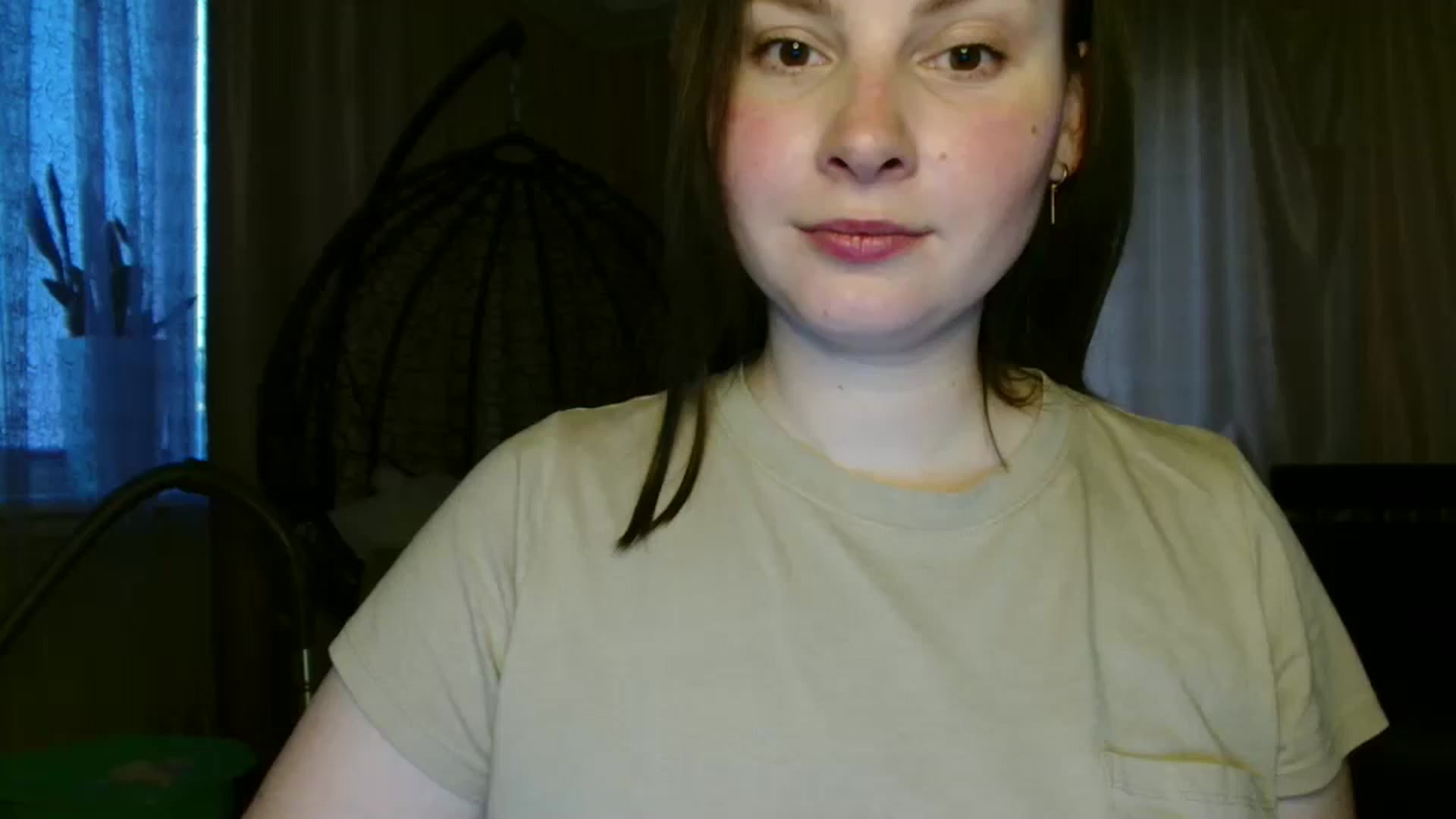 Gallery image thumbnail from MisssLove_is's myfreecams stream on, 06/05/2025, 18:20 image 9 of 20