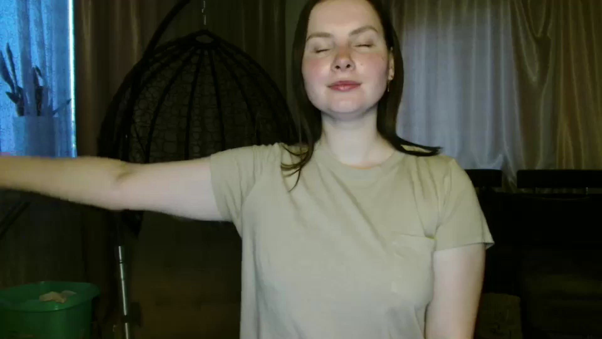 Gallery image thumbnail from MisssLove_is's myfreecams stream on, 06/05/2025, 18:20 image 18 of 20