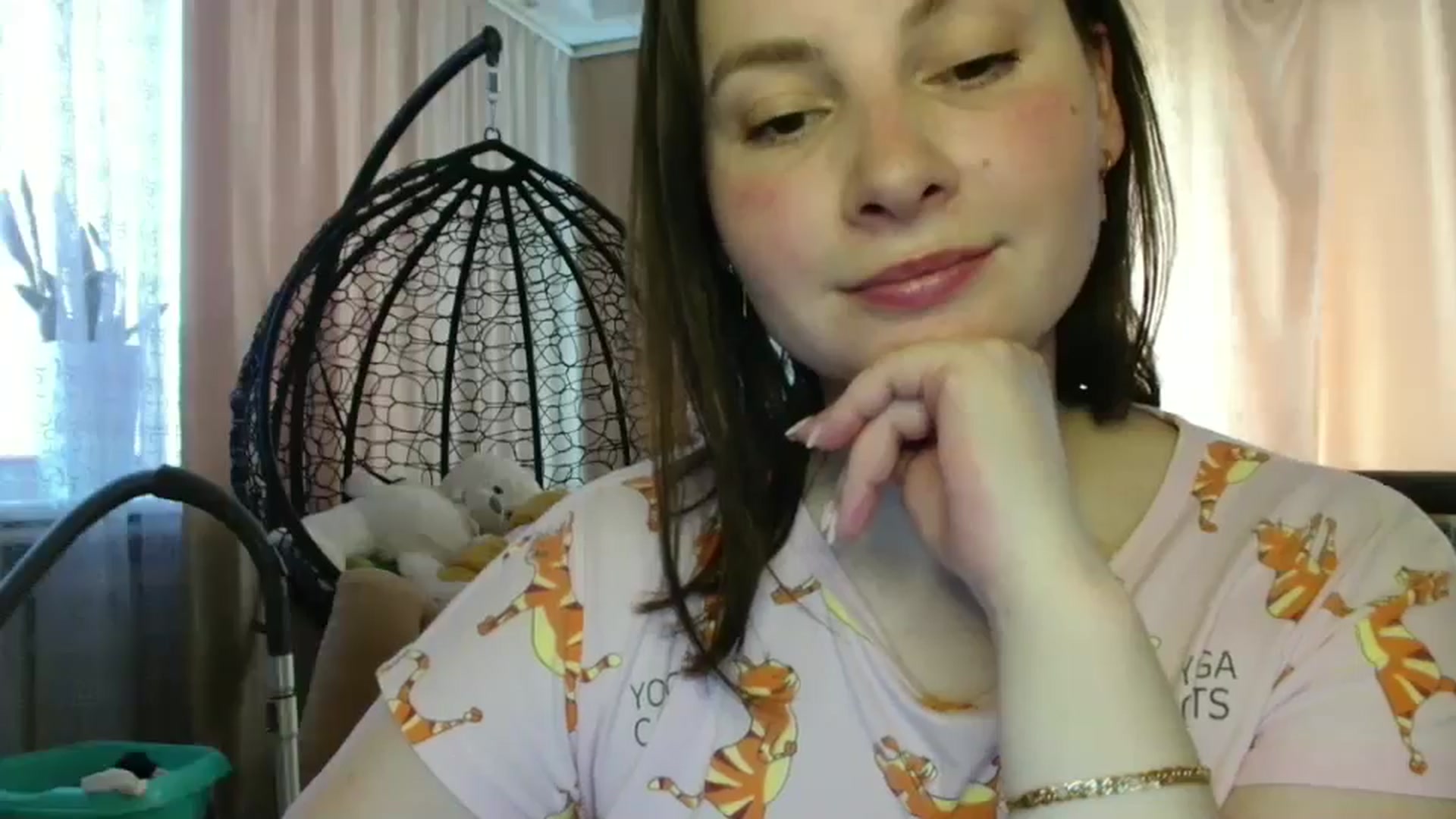 Gallery image thumbnail from MisssLove_is's myfreecams stream on, 06/06/2025, 13:19 image 15 of 20