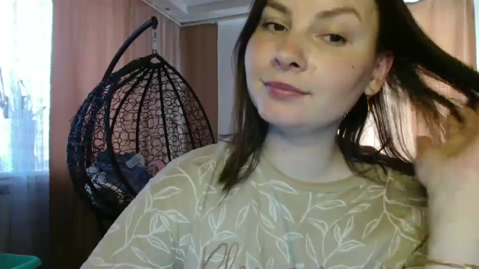 Gallery image thumbnail from MisssLove_is's myfreecams stream on, 06/09/2025, 13:58 image 12 of 20