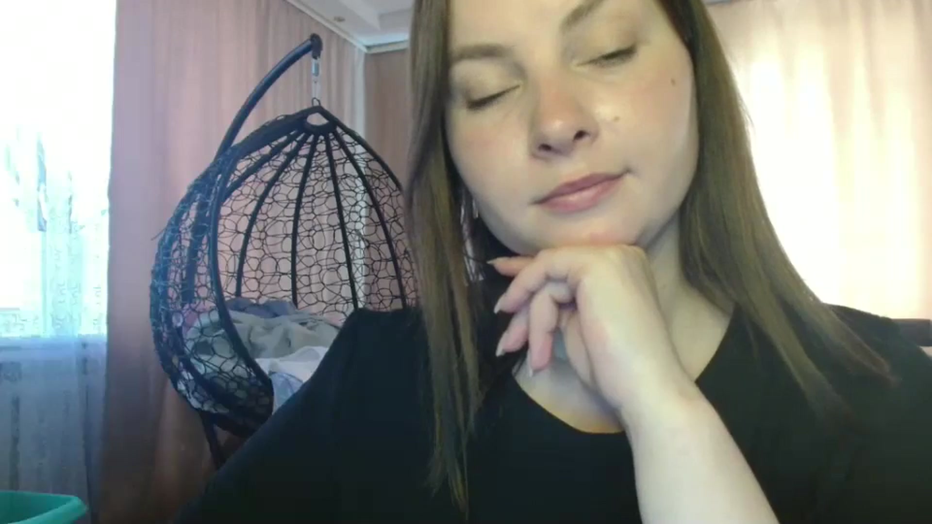 Gallery image thumbnail from MisssLove_is's myfreecams stream on, 06/24/2025, 13:33 image 15 of 20