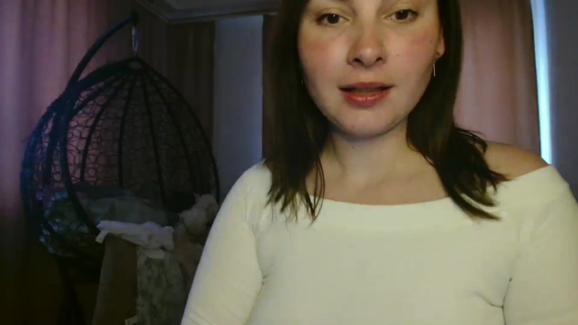 Gallery image thumbnail from MisssLove_is's myfreecams stream on, 06/24/2025, 17:12 image 11 of 20