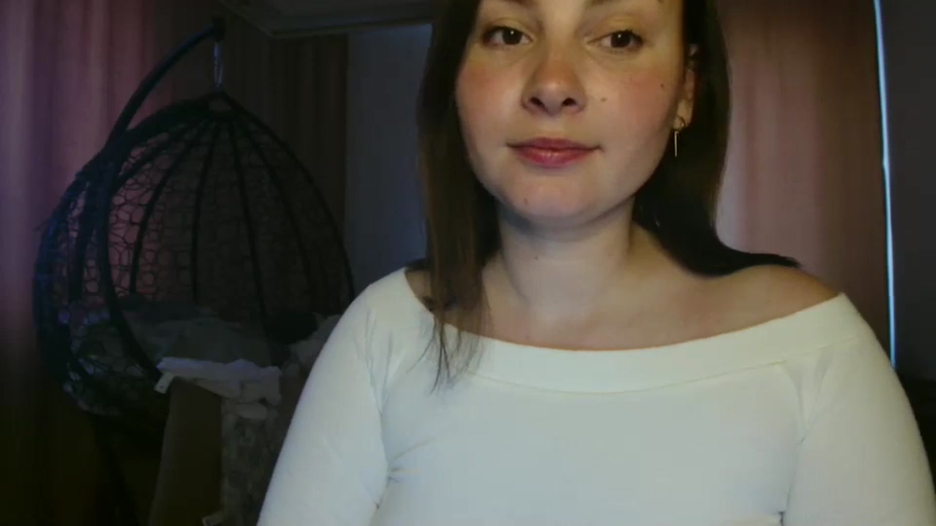 Gallery image thumbnail from MisssLove_is's myfreecams stream on, 06/24/2025, 17:12 image 16 of 20