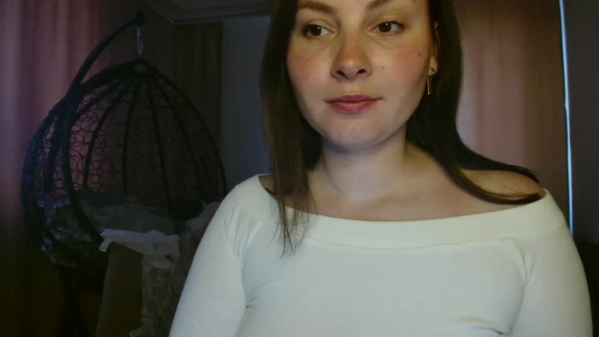 Gallery image thumbnail from MisssLove_is's myfreecams stream on, 06/24/2025, 17:12 image 15 of 20