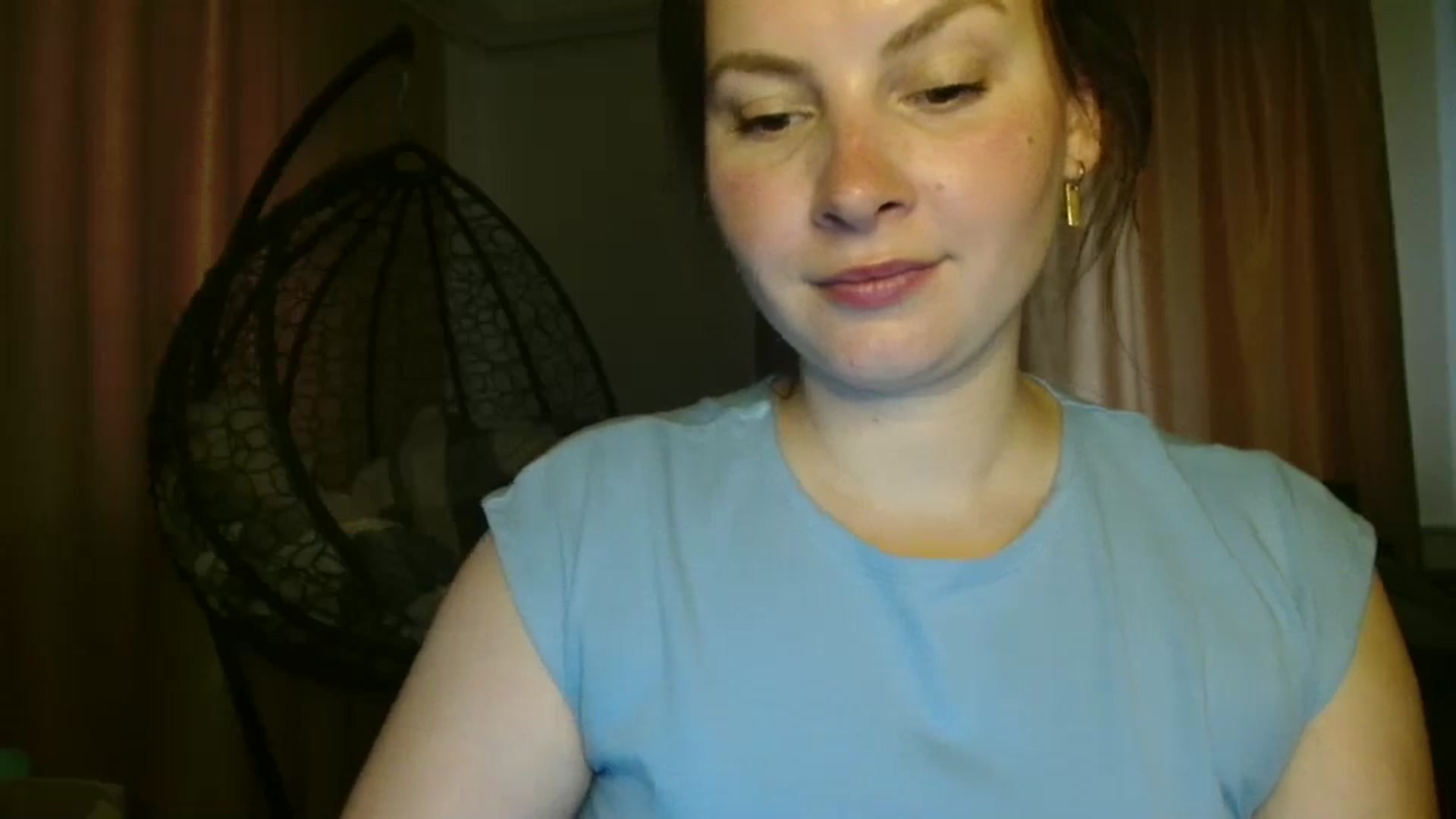 Gallery image thumbnail from MisssLove_is's myfreecams stream on, 07/08/2025, 16:54 image 13 of 20