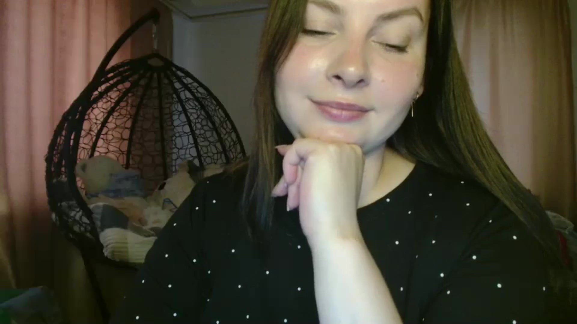 Gallery image thumbnail from MisssLove_is's myfreecams stream on, 07/14/2025, 17:54 image 13 of 20
