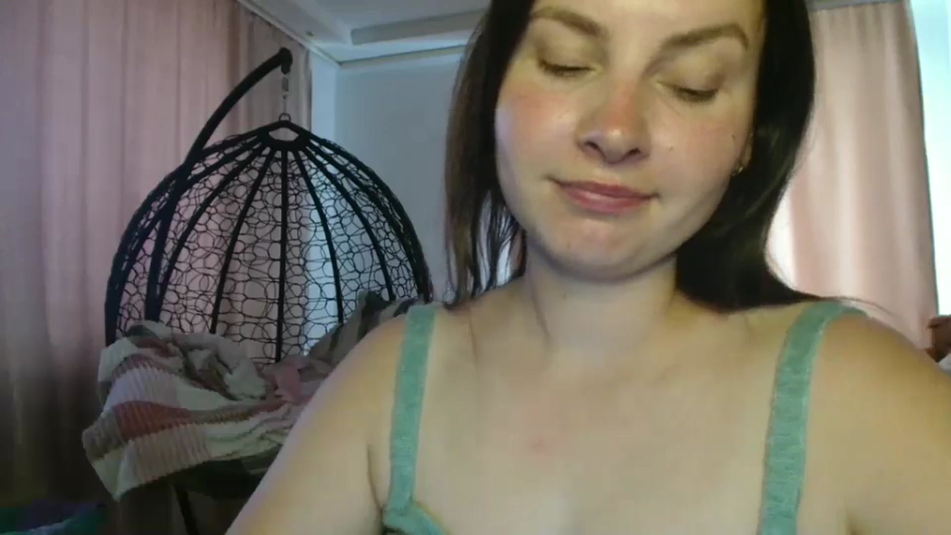 Gallery image thumbnail from MisssLove_is's myfreecams stream on, 07/23/2025, 14:37 image 16 of 20