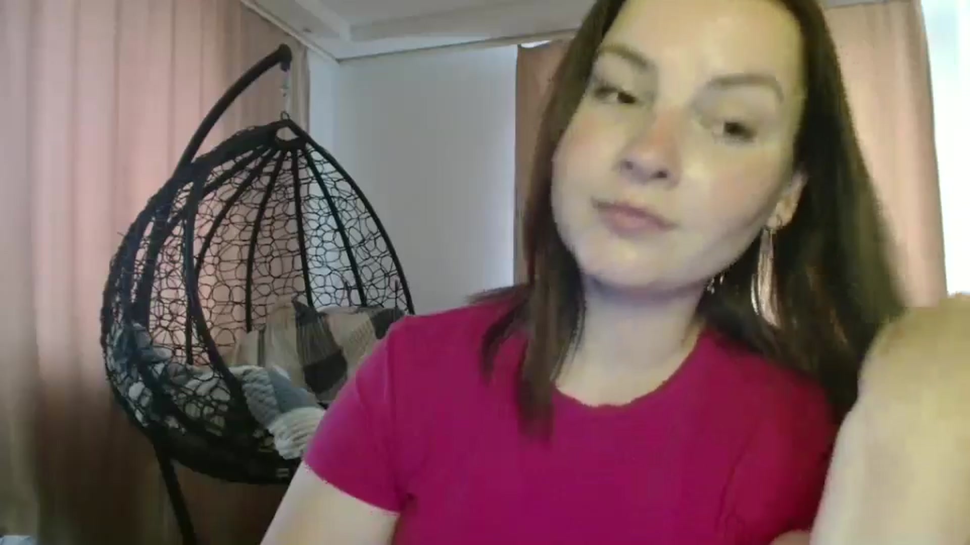 Gallery image thumbnail from MisssLove_is's myfreecams stream on, 07/27/2025, 12:51 image 16 of 20