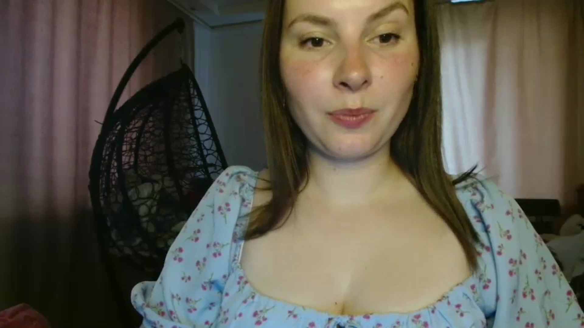 Gallery image thumbnail from MisssLove_is's myfreecams stream on, 08/01/2025, 17:13 image 16 of 20