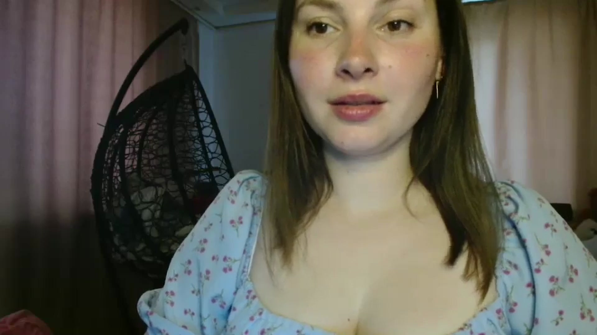 Gallery image thumbnail from MisssLove_is's myfreecams stream on, 08/01/2025, 17:13 image 11 of 20