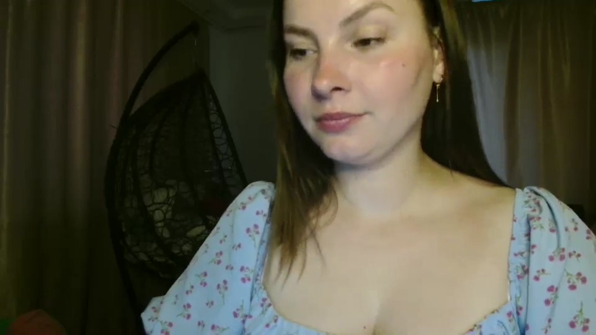 Gallery image thumbnail from MisssLove_is's myfreecams stream on, 08/01/2025, 18:01 image 17 of 20