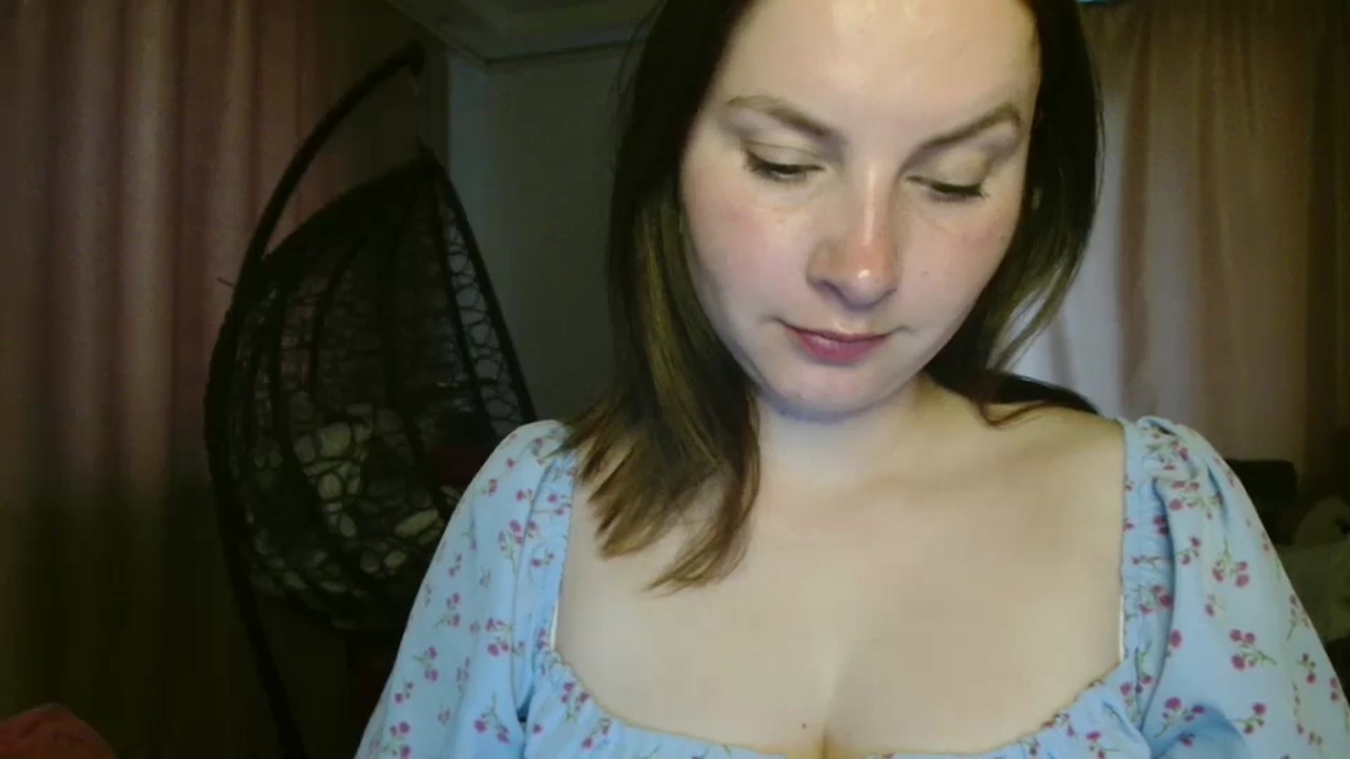Gallery image thumbnail from MisssLove_is's myfreecams stream on, 08/01/2025, 18:01 image 4 of 20