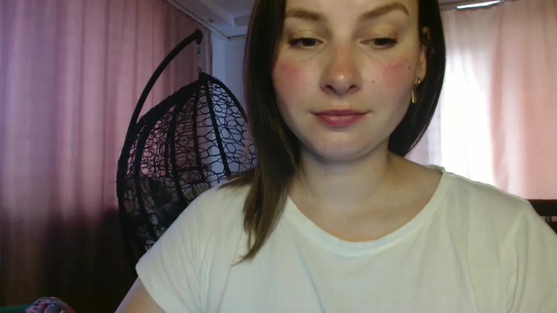 Gallery image thumbnail from MisssLove_is's myfreecams stream on, 08/02/2025, 10:52 image 9 of 20