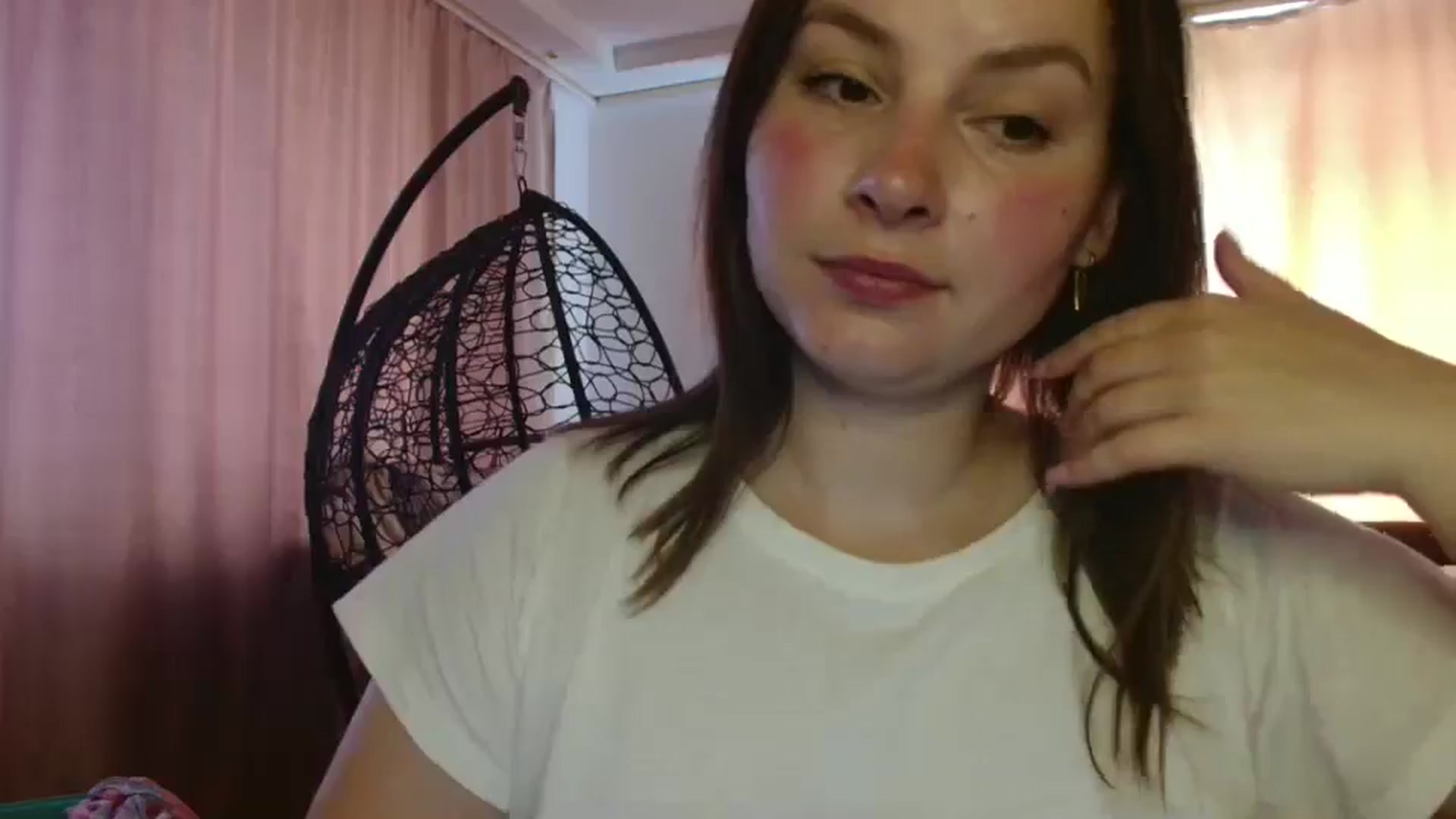 Gallery image thumbnail from MisssLove_is's myfreecams stream on, 08/02/2025, 10:52 image 15 of 20