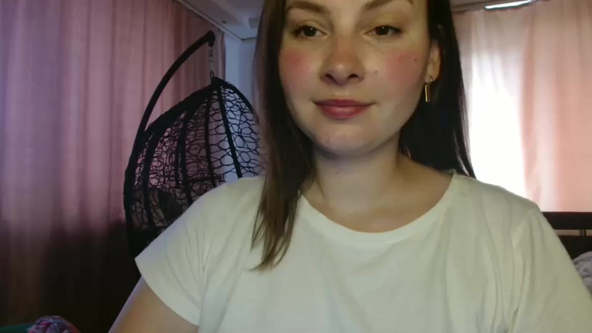 Gallery image thumbnail from MisssLove_is's myfreecams stream on, 08/02/2025, 10:52 image 5 of 20