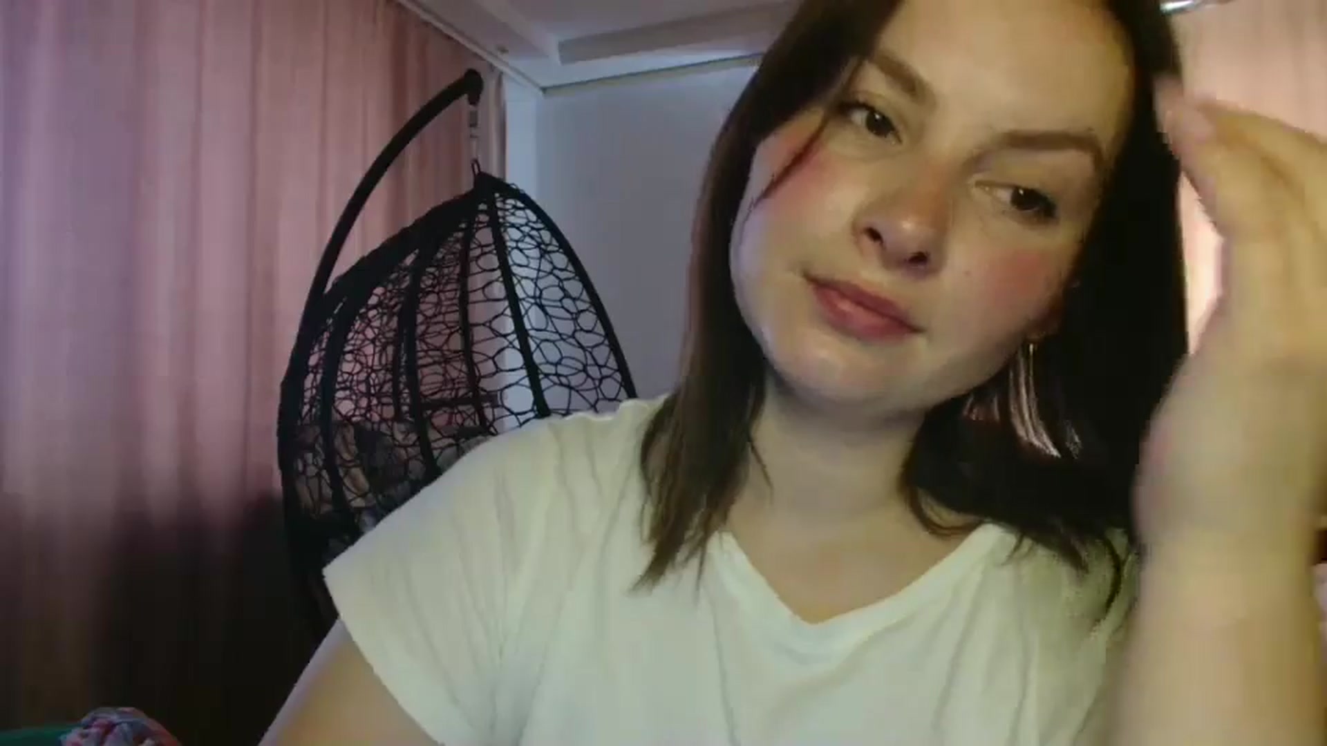 Gallery image thumbnail from MisssLove_is's myfreecams stream on, 08/02/2025, 10:52 image 4 of 20