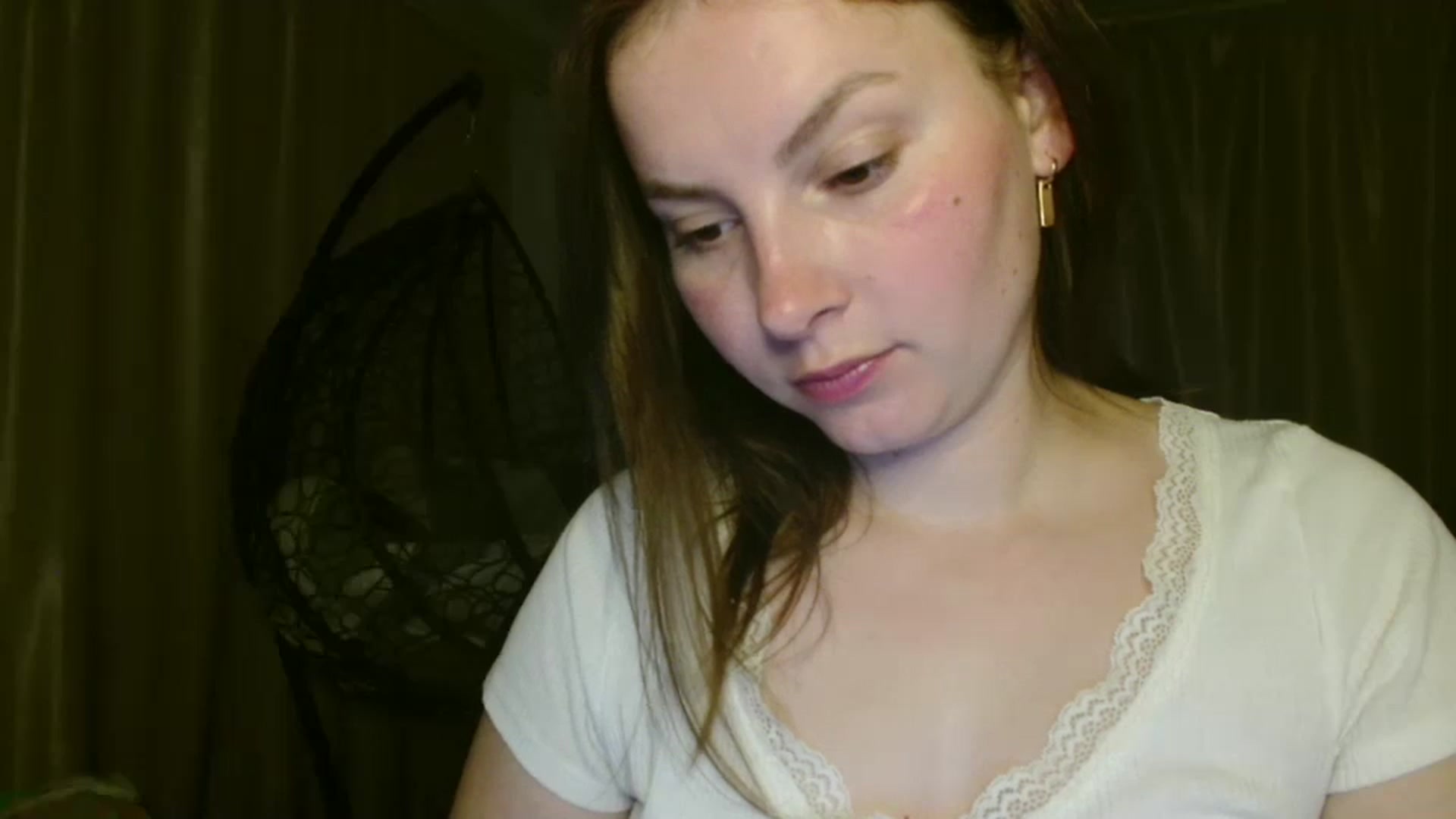 Gallery image thumbnail from MisssLove_is's myfreecams stream on, 08/04/2025, 18:46 image 2 of 20