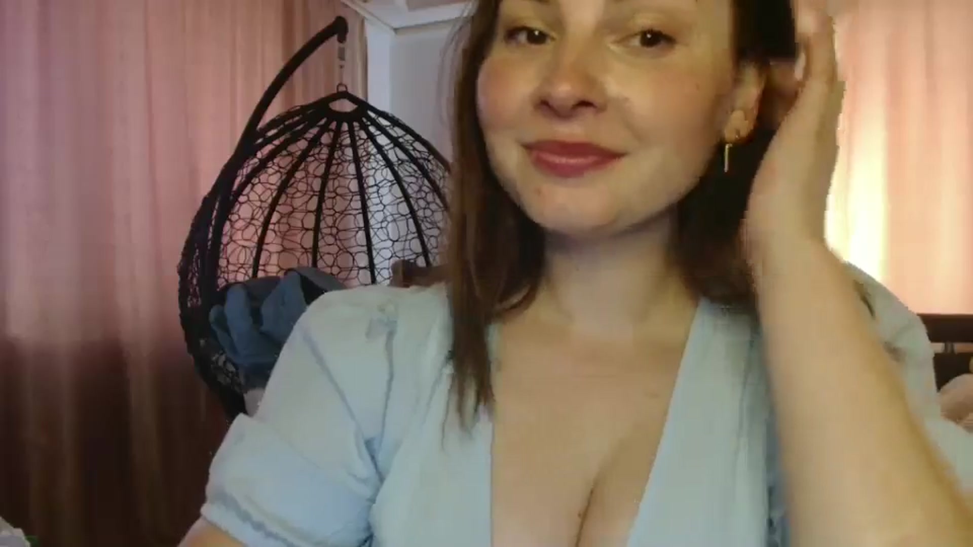 Gallery image thumbnail from MisssLove_is's myfreecams stream on, 08/10/2025, 13:59 image 6 of 20