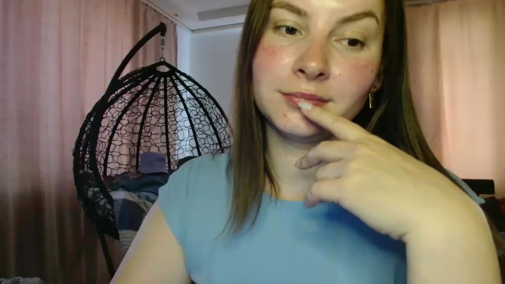 Gallery image thumbnail from MisssLove_is's myfreecams stream on, 08/16/2025, 14:34 image 12 of 20